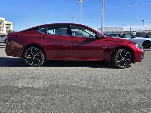 New 2025 Nissan Altima 2.5 SR image 31