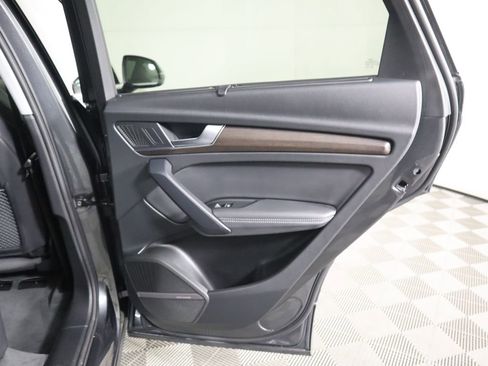 Certified 2025 Audi Q5 e Premium Plus w/ Premium Plus Package image 28