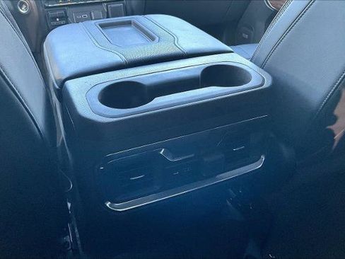 Used 2022 Chevrolet Silverado 1500 High Country w/ Technology Package image 11