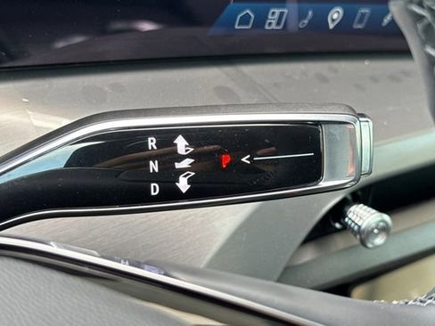 New 2026 Cadillac Vistiq Luxury w/ LPO, Floor Liner Package image 23