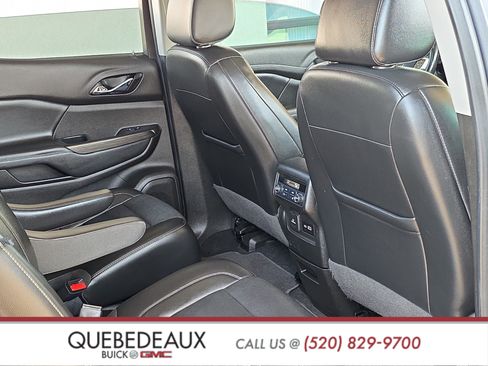 Used 2021 GMC Acadia SLT w/ Elevation Edition FWD image 25