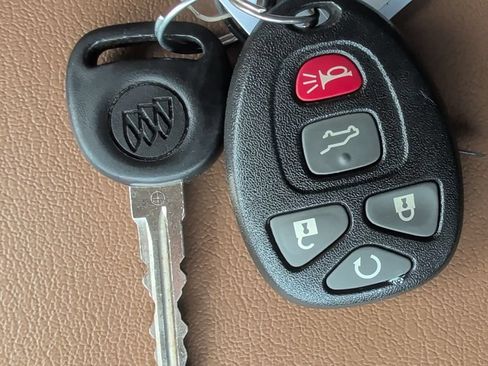 Used 2017 Buick Enclave Leather AWD/4WD image 18