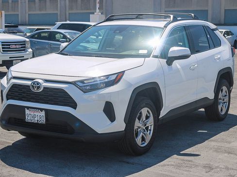 Used 2025 Toyota RAV4 XLE w/ Convenience Package image 3