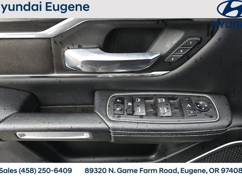 Used 2023 RAM 1500 Laramie AWD/4WD image 12