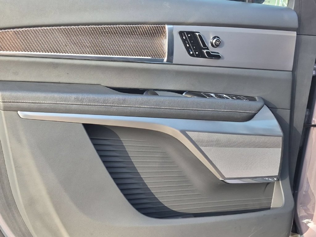 Certified 2026 Cadillac Vistiq Luxury AWD/4WD image 19