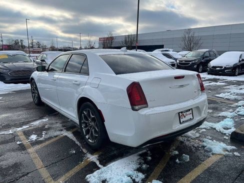 Used 2015 Chrysler 300 S image 4