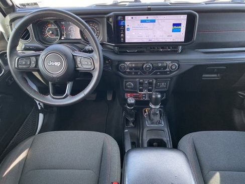 Used 2024 Jeep Wrangler Unlimited Rubicon image 13