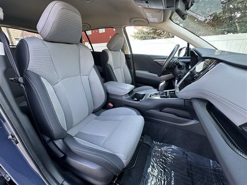 Used 2025 Subaru Outback Premium AWD/4WD image 6