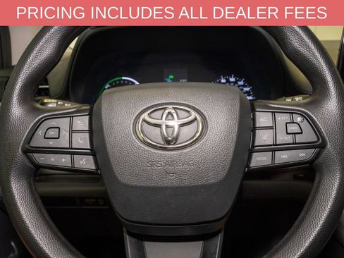 Used 2022 Toyota Sienna LE FWD image 17