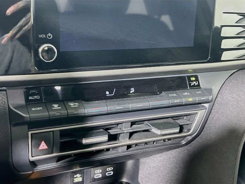 Used 2025 Toyota Camry LE FWD image 14