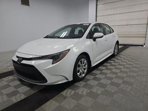 Used 2025 Toyota Corolla LE FWD image 3