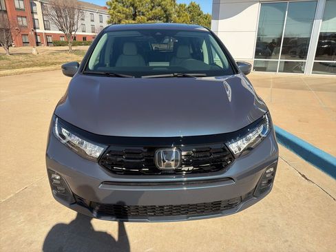 New 2026 Honda Odyssey Touring image 3