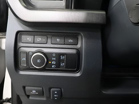 Used 2024 Ford F250 Platinum AWD/4WD image 18