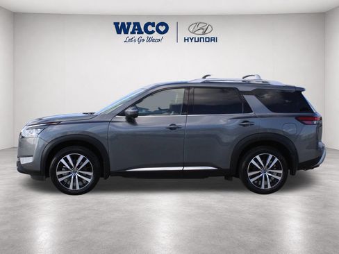 Used 2025 Nissan Pathfinder Platinum w/ Cargo Package FWD image 4