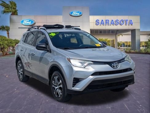 Used 2016 Toyota RAV4 LE FWD image 1