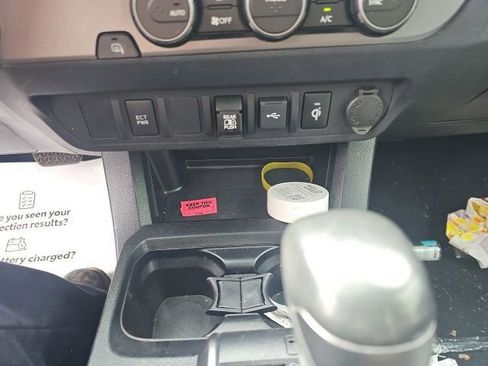 Used 2021 Toyota Tacoma TRD Sport image 6