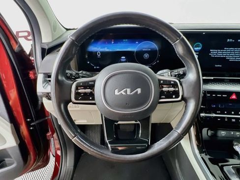 Used 2023 Kia Carnival SX Prestige FWD image 12