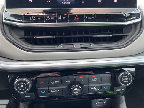 Certified 2025 Jeep Compass Limited AWD/4WD image 28