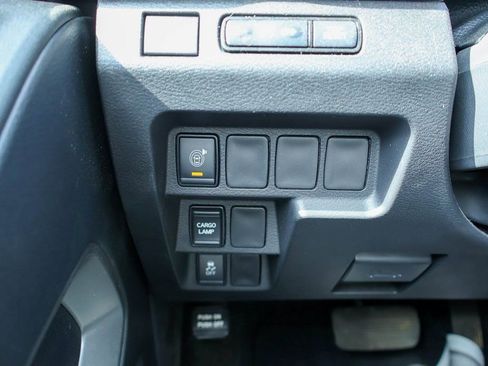 Certified 2025 Nissan Frontier SV image 17