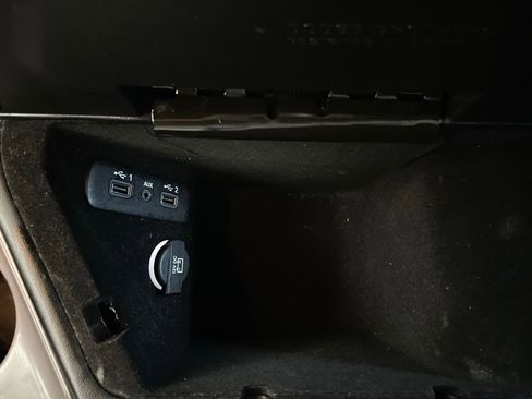 Used 2023 Dodge Challenger SXT RWD image 30