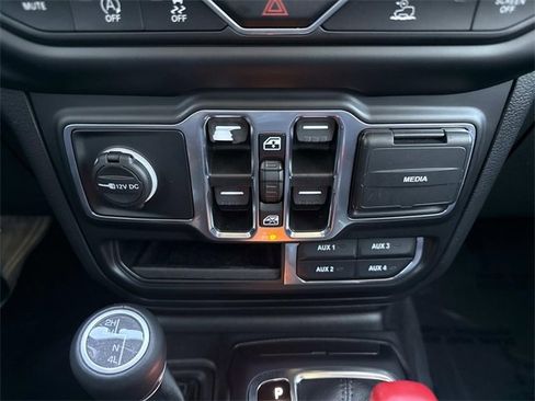 Used 2021 Jeep Wrangler Unlimited Sahara image 21