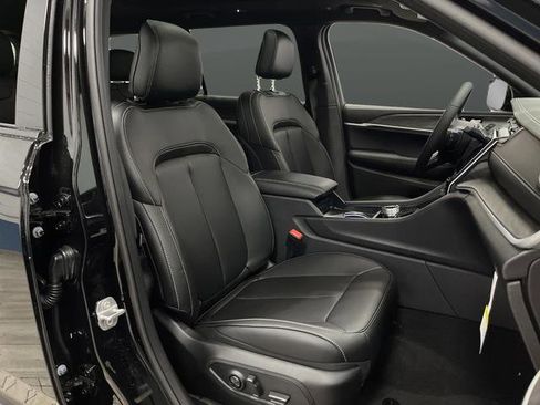 New 2025 Jeep Grand Cherokee L Limited image 31