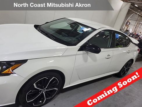 Used 2024 Nissan Altima 2.5 SR image 1