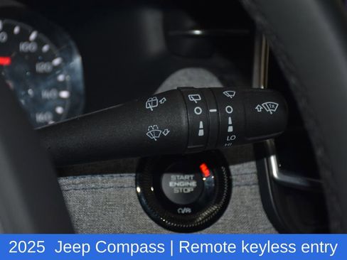 Used 2025 Jeep Compass Latitude w/ Sun & Sound Group image 12