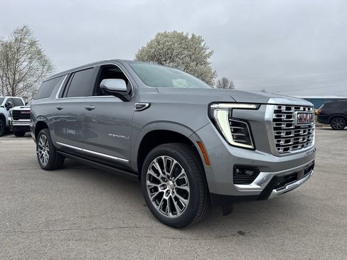 New 2026 GMC Yukon XL Denali w/ Denali Reserve Package AWD/4WD image 8