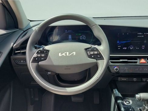 Used 2023 Kia Niro EX FWD image 12