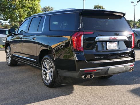 Used 2023 GMC Yukon XL Denali image 2