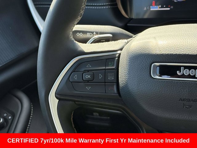 Certified 2025 Jeep Grand Cherokee Altitude AWD/4WD image 23