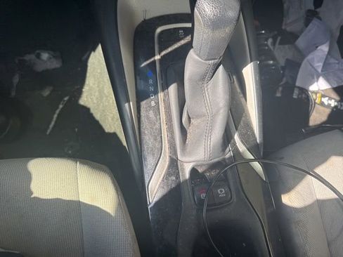 Used 2021 Toyota Corolla LE image 12