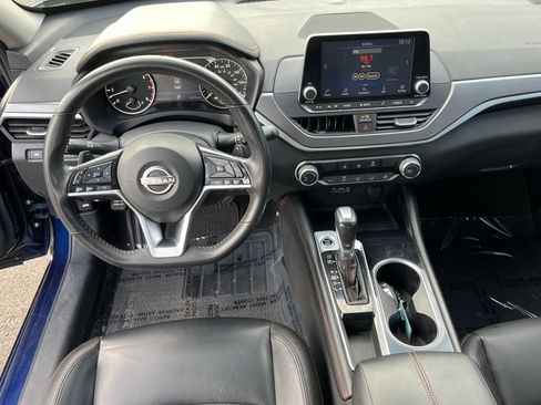 Used 2023 Nissan Altima 2.5 SR FWD image 11
