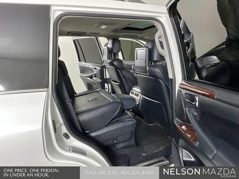 Used 2013 Lexus LX 570 4WD w/ Luxury Pkg image 15