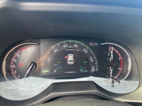 Used 2025 Toyota RAV4 XLE image 38