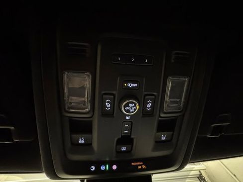 Used 2023 Chevrolet Tahoe High Country image 12