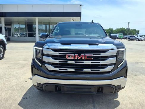 Used 2024 GMC Sierra 1500 SLE w/ X31 Off-Road Package AWD/4WD image 2
