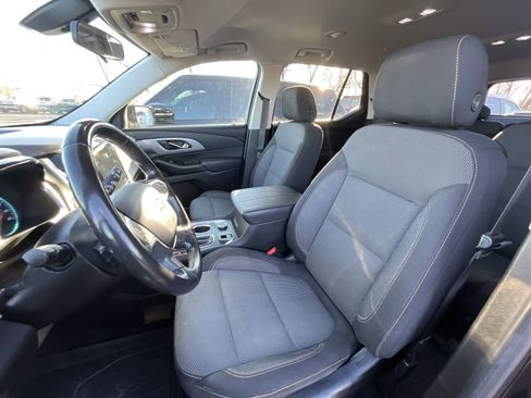 Used 2019 Chevrolet Traverse LT image 19