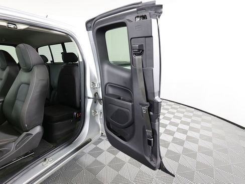 Used 2017 Chevrolet Colorado LT w/ LT Convenience Package image 15