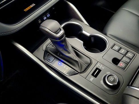 Used 2023 Toyota Highlander XSE image 17