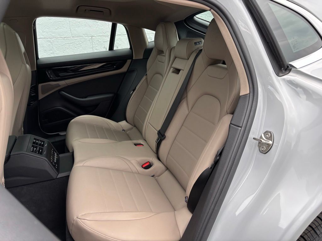 Certified 2025 Porsche Panamera 4 AWD/4WD image 8