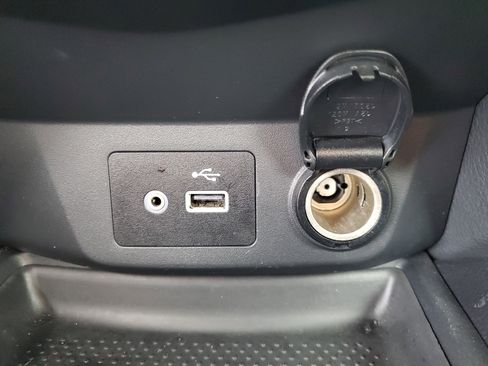 Used 2019 Nissan Rogue S image 26