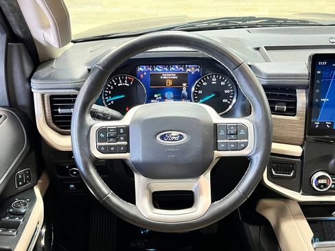 Used 2024 Ford Expedition Limited RWD image 29