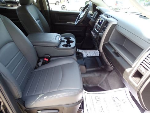 Used 2020 RAM 1500 4x4 Crew Cab Classic Tradesman w/ Chrome Appearance Package image 32