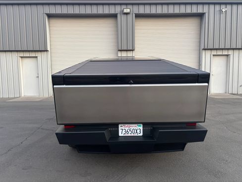 Used 2024 Tesla Cybertruck AWD Crew Cab image 7