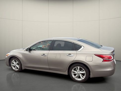 Used 2013 Nissan Altima 2.5 SV FWD image 5