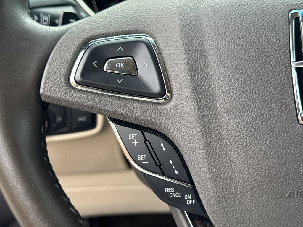 Used 2018 Lincoln MKX Reserve w/ Driver Assistance Package FWD image 27