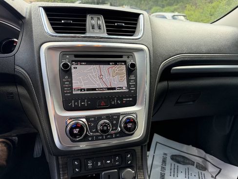 Used 2015 GMC Acadia SLT w/ Open Road Package FWD image 18
