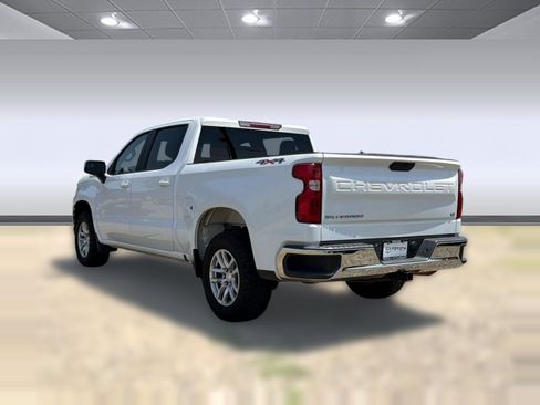 Used 2021 Chevrolet Silverado 1500 LT AWD/4WD image 3